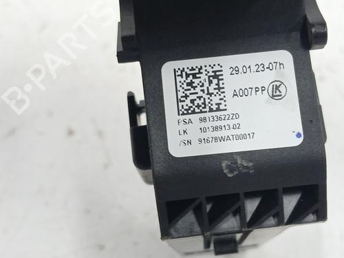 Steering wheel controls PEUGEOT 3008 II SUV (MC_, MR_, MJ_, M4_) Hybrid | BP29924478E15