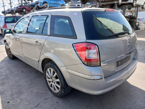 Injection rail OPEL ASTRA H Estate (A04) 1.6 (L35) | BP23576464M98 