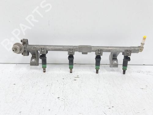 Used Injection rail FORD TOURNEO CONNECT 1.8 TDCi (90 hp) 31358389