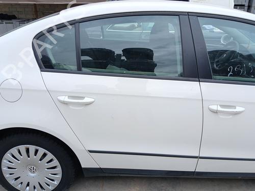 Used Right rear door Right rear door VW PASSAT B6 (3C2) 2.0 TDI (110 hp) 35775997 35775997