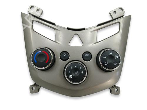Used Climate control CHEVROLET AVEO Hatchback (T300) 1.4 (101 hp) 17986915