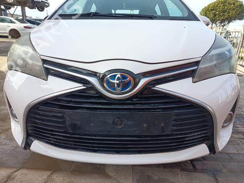Used Front bumper TOYOTA YARIS (_P13_) 1.5 Hybrid (NHP130_, NHP130) (101 hp) 31611641