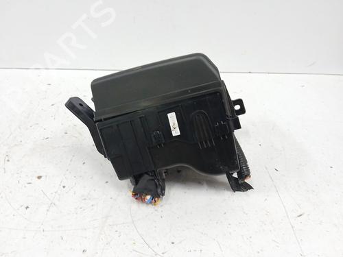 Used Fuse box Fuse box 37293458 37293458