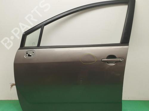 Left front door TOYOTA COROLLA Verso (ZER_, ZZE12_, R1_) 2.2 D-4D (AUR10_, AUR10R) OBSERVAR | FOTOS