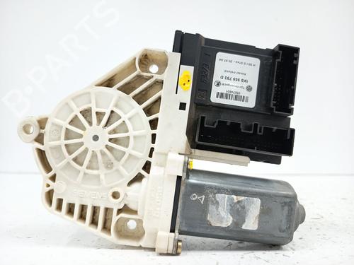 Rudehejsemotor forskærm venstre Rudehejsemotor forskærm venstre SEAT ALTEA (5P1) 2.0 FSI (150 hp) 34584256 34584256