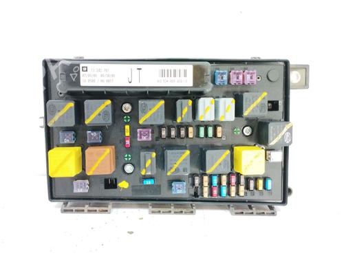 fuse-box-opel-astra-h-estate-a04-17-cdti-l35-13242781-2004-2005-2006-2007-2008-2009-2010-2011-2012-2013-2014-10924812 main image