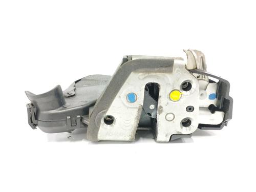 Used Front right lock TOYOTA AVENSIS Saloon (_T25_) [2003-2009]  12429201