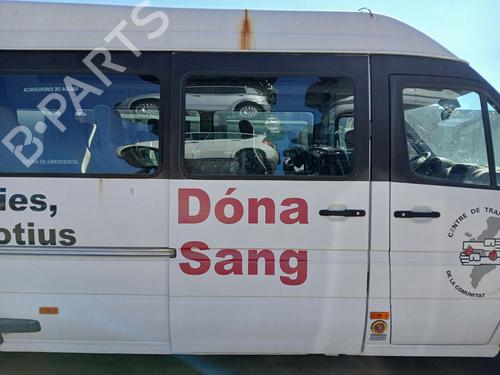 Used Right slide door Right slide door MERCEDES-BENZ SPRINTER 4-t Bus (B904) 413 CDI (904.663, 904.662) (129 hp) 33461515 33461515