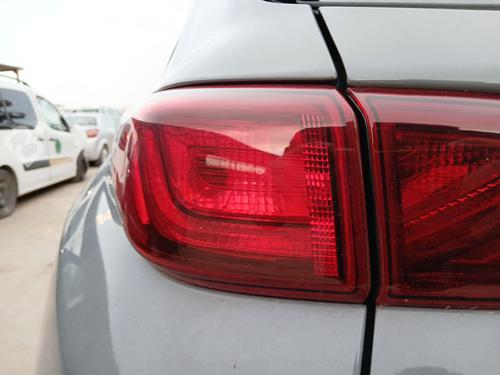 Farolim esquerdo HYUNDAI KONA (OS, OSE, OSI) 1.0 T-GDi Hybrid 48V (120 hp) 32091084