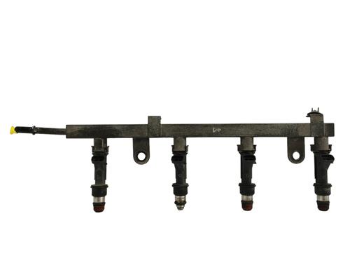Used Injection rail CHEVROLET AVEO / KALOS Hatchback (T200) 1.4 (83 hp) 13690235