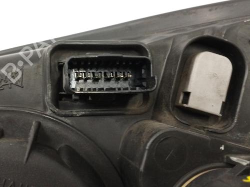 Right headlight PEUGEOT 607 (9D, 9U) 3.0 V6 24V | BP13757054C29