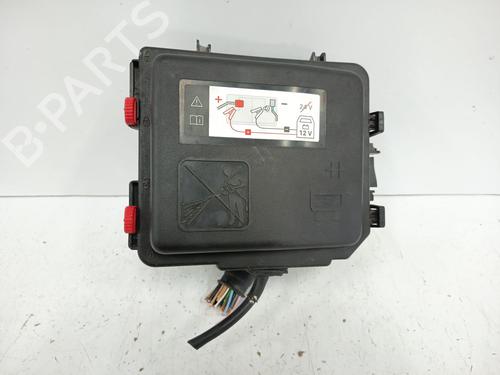 Used Fuse box Fuse box OPEL CORSA F (P2JO) 1.2 (68) (101 hp) 33704374 33704374