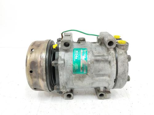 Used AC compressor CHRYSLER VOYAGER II (ES) [1990-1995]  11040271