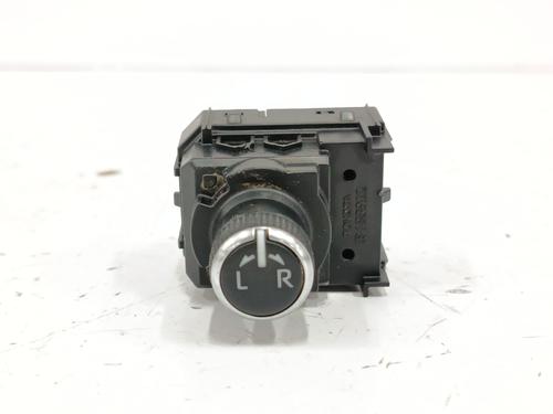 Used Mirror switch Mirror switch TOYOTA COROLLA Saloon (_E21_) 1.8 VVTi Hybrid (ZWE211, MZEA12) (98 hp) 33434784 33434784