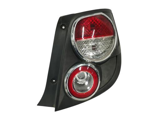Used Right taillight CHEVROLET AVEO Hatchback (T300) 1.4 (101 hp) 17006606