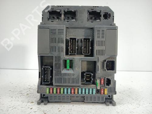 Caja reles / fusibles Caja reles / fusibles 38061447 38061447