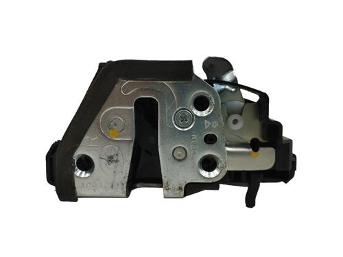 rear-right-lock-toyota-auris-_e18_-12-nre185_-nre185r-6905005051-2012-2013-2014-2015-2016-2017-2018-16085078 main image