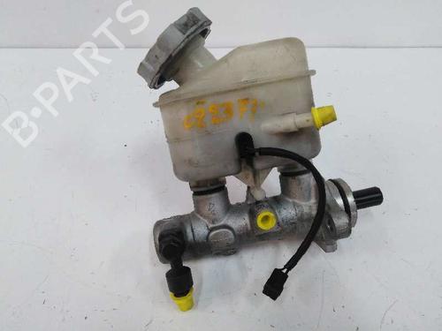 Used Brake master cylinder KIA CARENS I MPV (FC, FJ) 2.0 CRDi (113 hp) 8068924
