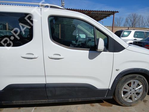 right-front-door-peugeot-rifter-2018-33049902 main image