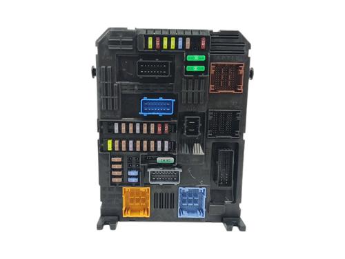 Used Fuse box Fuse box CITROËN C4 III (BA_, BB_, BC_) 1.2 PureTech 130 (BAHNSA, BAHNSB) (130 hp) 19653900 19653900