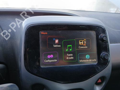 display-monitor-toyota-aygo-_b4_-2014-31854958 main image