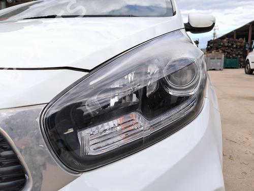 left-headlight-kia-carens-iv-2013-35755132 main image