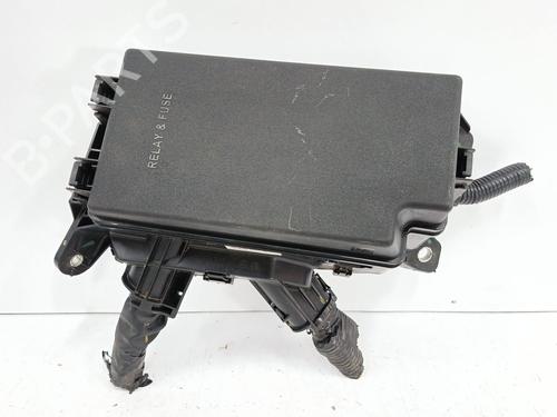 Used Fuse box Fuse box TOYOTA COROLLA Saloon (_E21_) 1.8 VVTi Hybrid (ZWE211, MZEA12) (98 hp) 33235682 33235682