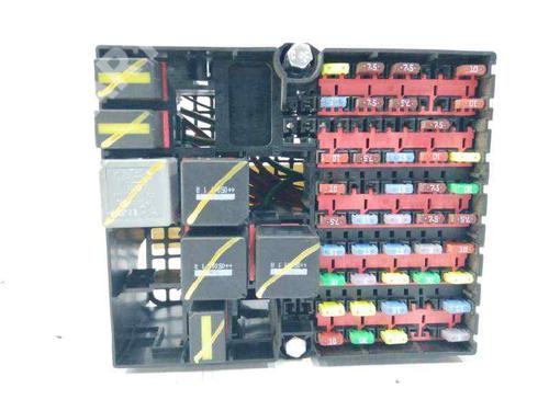 Used Fuse box FORD FIESTA V (JH_, JD_) 1.4 16V (80 hp) 8164738