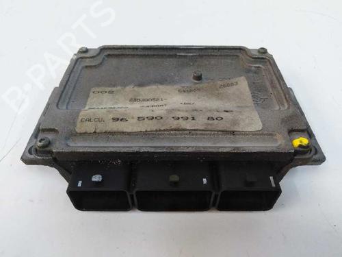 Used Engine control unit (ECU) CITROËN C4 I (LC_) 1.4 16V (88 hp) 7401368