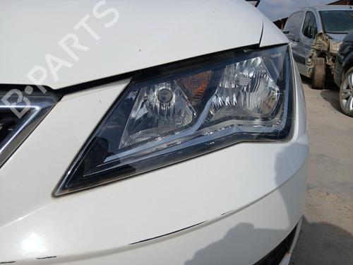 Left headlight SEAT LEON (5F1) 1.2 TSI | BP33855883C28 - Image 2
