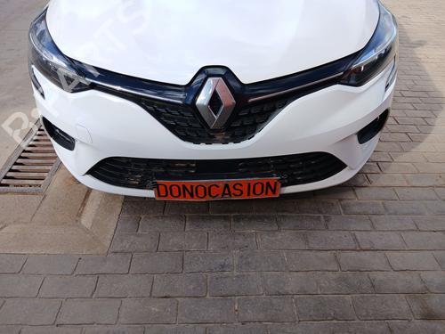 Used Front bumper RENAULT CLIO V (B7_) 1.5 Blue dCi 100 (B7AD) (101 hp) 32844382