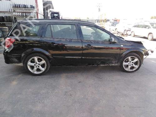 Right taillight OPEL ASTRA H Estate (A04) 1.9 CDTI 16V (L35) | BP9493986C35 