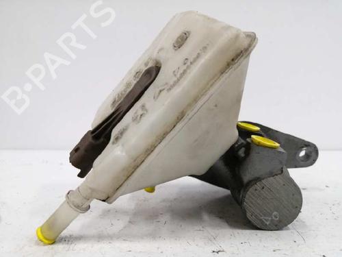 Used Brake master cylinder PEUGEOT 5008 (0U_, 0E_) 1.6 HDi (114 hp) 8215436