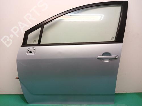 Dør venstre fortil Dør venstre fortil TOYOTA COROLLA Verso (ZER_, ZZE12_, R1_) 2.2 D-4D (AUR10_, AUR10R) (136 hp) 34579015 34579015
