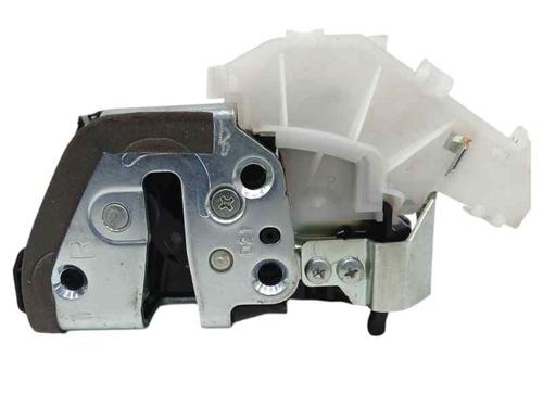 rear-right-lock-toyota-c-hr-_x1_-2016-26567597 main image