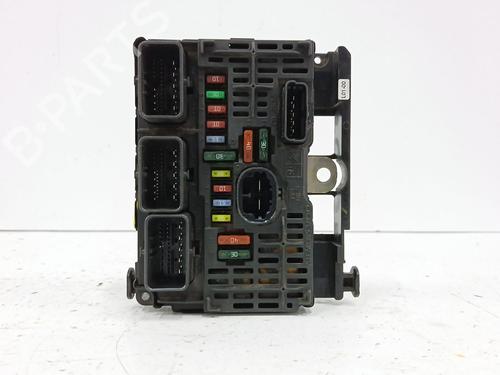 Used Fuse box Fuse box 38047048 38047048