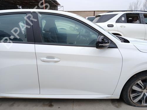 Used Right front door PEUGEOT 208 II (UB_, UP_, UW_, UJ_) 1.2 PureTech 75 (75 hp) 32656394