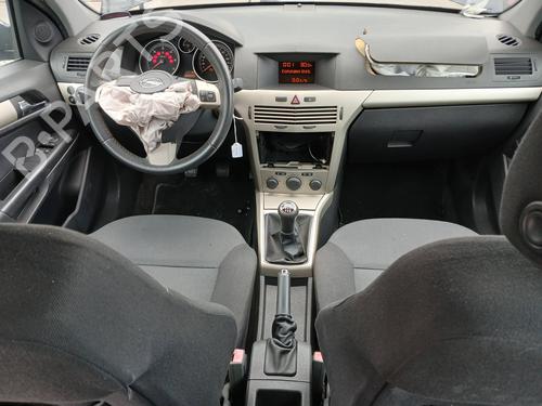 Fuse box OPEL ASTRA H (A04) 1.7 CDTI (L48) | BP21563601E1 