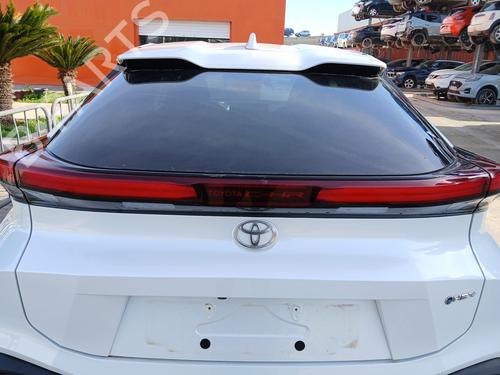 Used Rear center light TOYOTA C-HR (_X1_) 1.8 Hybrid (ZYX10_, ZYX11_) (98 hp) 31625919