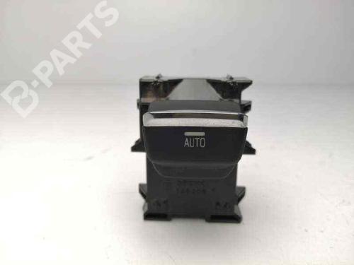 Used Right front window switch Right front window switch SUBARU XV (_GP_) 2.0 i AWD (GT7) (156 hp) 8332010 8332010