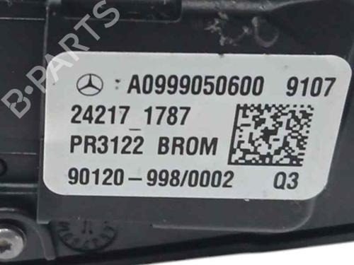 Steering wheel controls MERCEDES-BENZ GLA-CLASS (X156) GLA 200 CDI / d (156.908) | BP23960305E15 