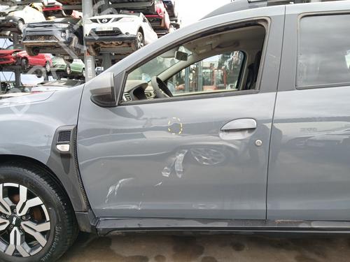 Used Left front door DACIA DUSTER (HM_) 1.3 TCe 130 (HMMF) (131 hp) 31998934