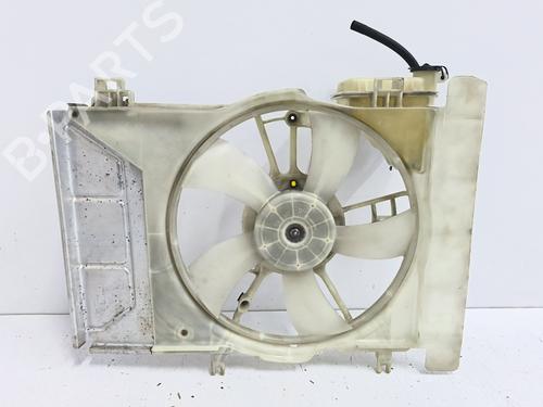 Used Radiator fan Radiator fan TOYOTA YARIS (_P9_) 1.3 VVT-i (SCP90_, SCP90R) (87 hp) 35979952 35979952