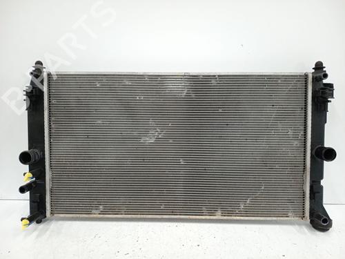 Used Water radiator Water radiator TOYOTA COROLLA Saloon (_E21_) 1.8 VVTi Hybrid (ZWE211, MZEA12) (98 hp) 33208969 33208969