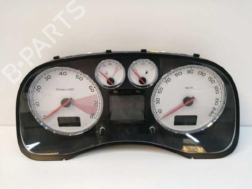 Used Instrument cluster PEUGEOT 307 (3A/C) [2000-2012]  5940240