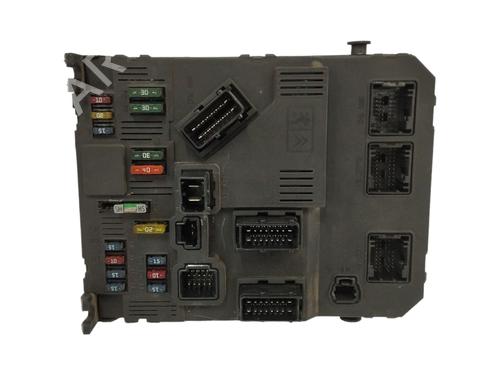 Used Fuse box Fuse box 16763194 16763194