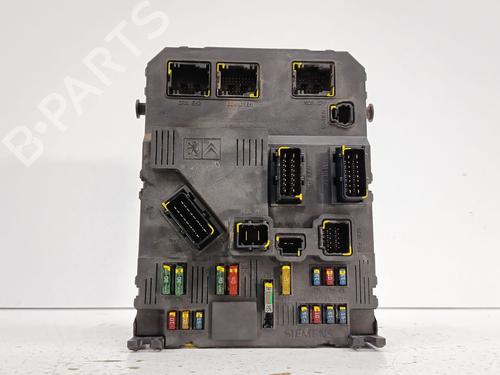 Used Fuse box Fuse box 39429262 39429262