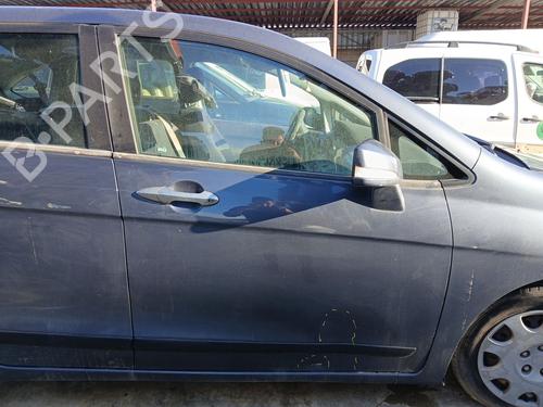 right-front-door-honda-fr-v-be-2004-32859946 main image