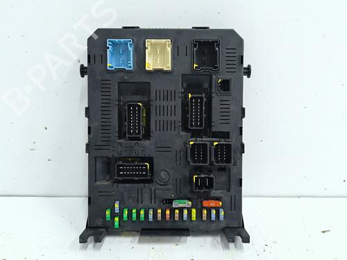 Used Fuse box Fuse box 38747881 38747881