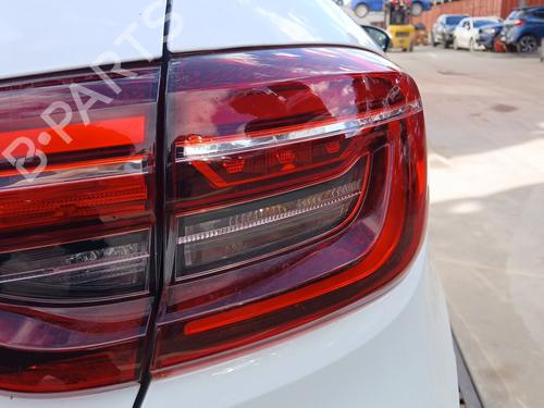 Used Right taillight RENAULT CLIO V (B7_) 1.5 Blue dCi 100 (B7AD) (101 hp) 32844431